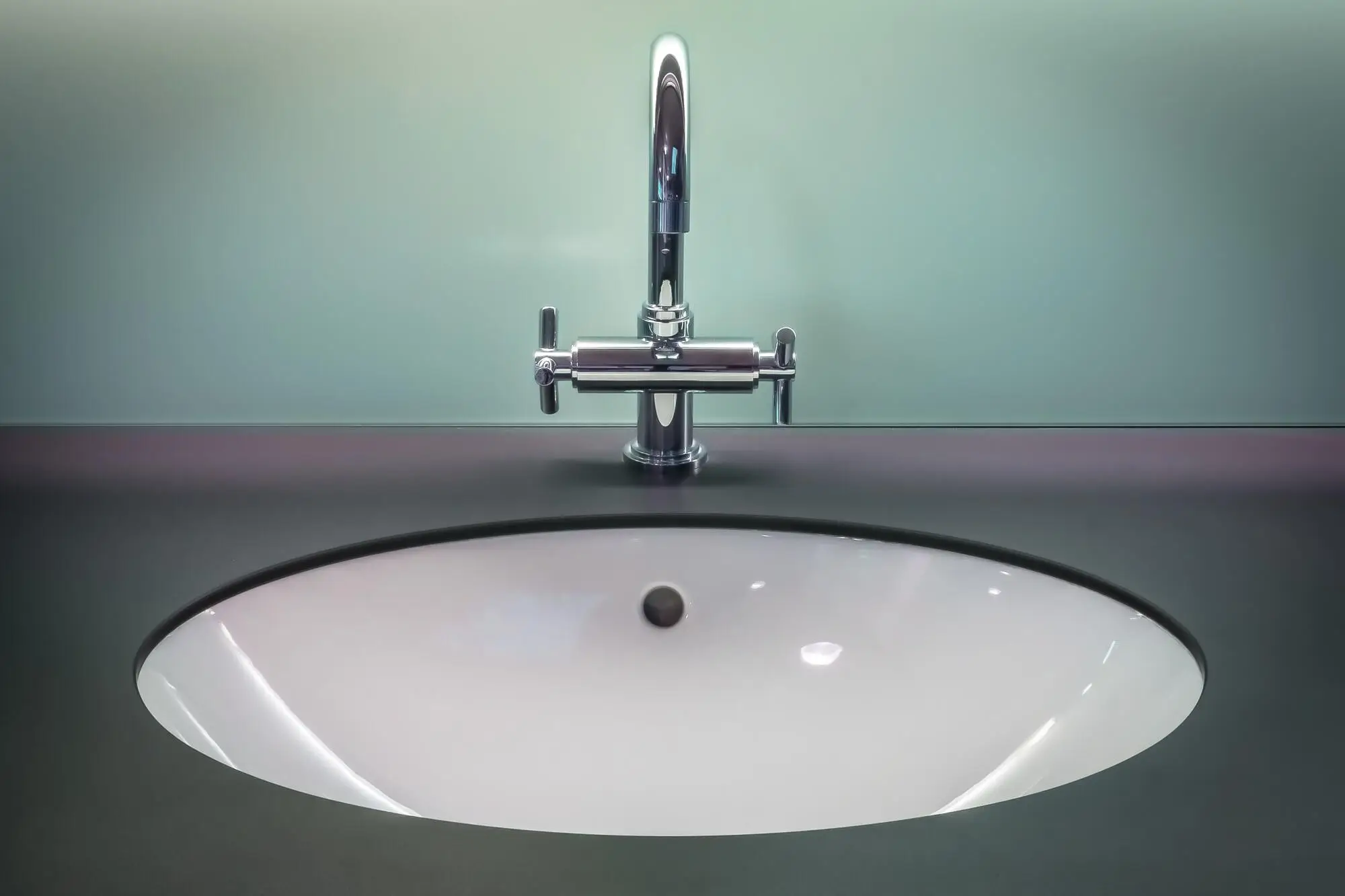 Bathroom Cleaning Tips for Arlington Vacation Rentals: A Spotless Experience